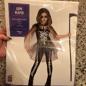 Girls Grim Reaper Size Small 4-5